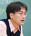 Teaching staff with abundant knowledge providing lectures, taking up diverse themes